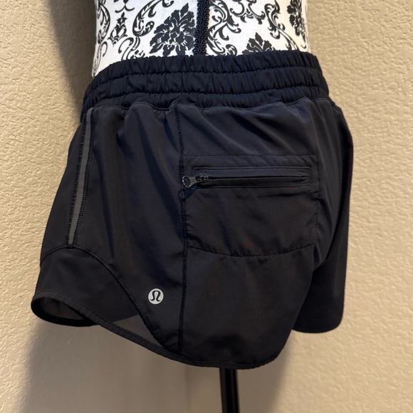 Lululemon Hotty Hot black running shorts - Picture 2 of 4